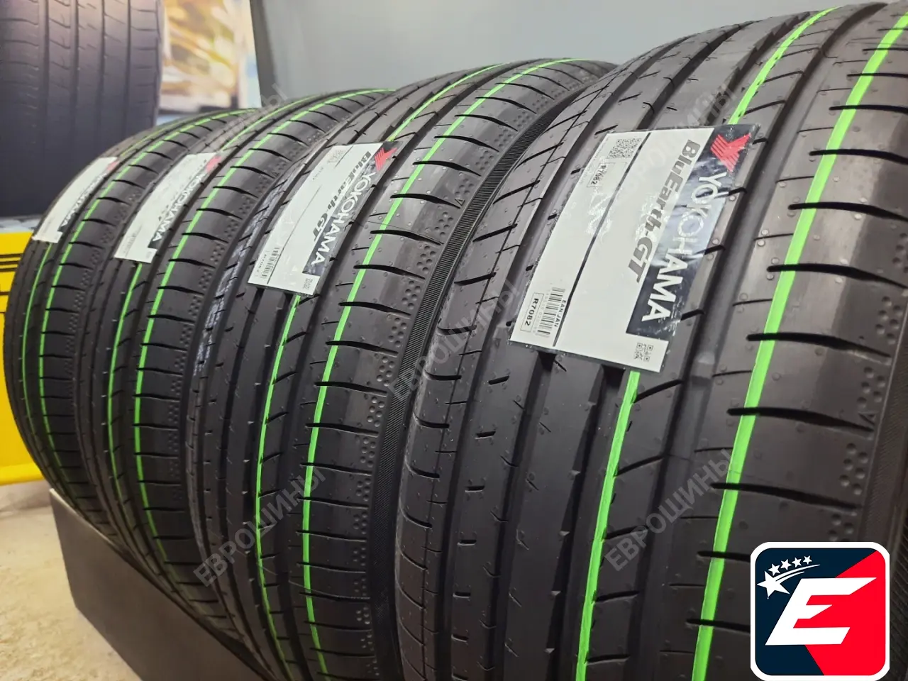 Yokohama BluEarth-GT AE51 255/45 R18 99W