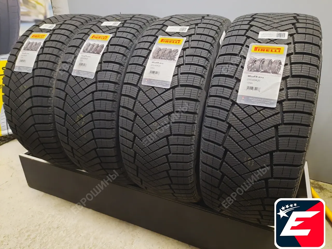 Pirelli Ice Zero Friction 255/45 R20 105H XL