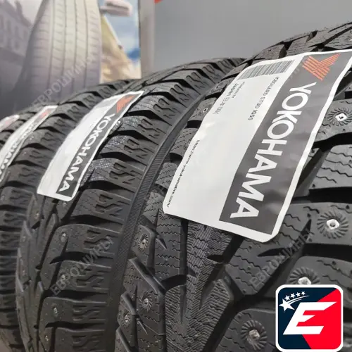 YOKOHAMA ICEGUARD STUD IG55 215/55 R17 98T