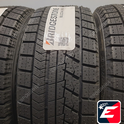Bridgestone BLIZZAK VRX  235/45 R17 94S*(2020)